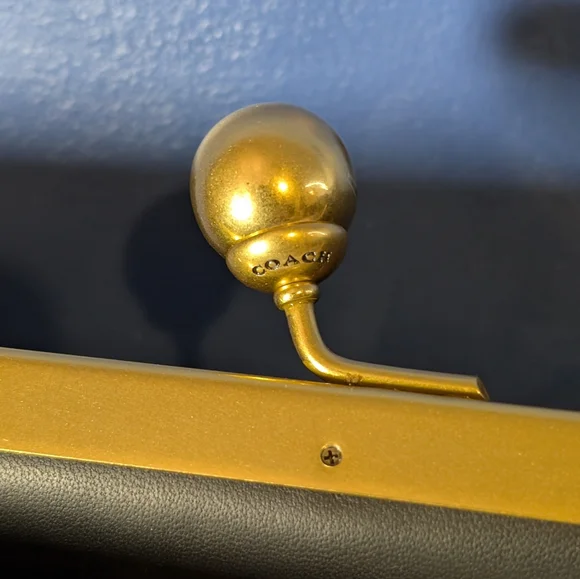 NEW Coach Large Kisslock SOLD OUT - Picture 5 of 12